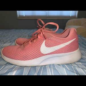 Nike Tanjun Pink Size 8.5 Sneakers